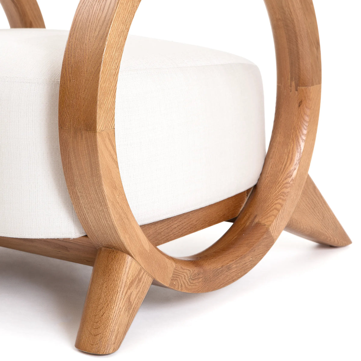 El Tiempo Lounge Chair – Sculpted Solid Oak Lounge Seating