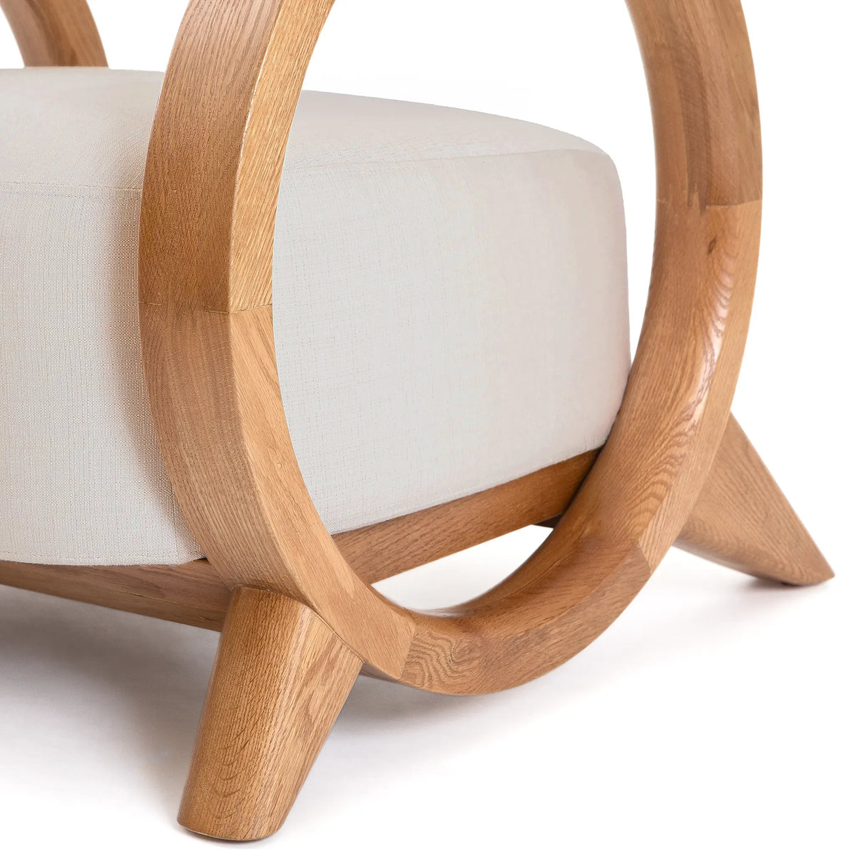 El Tiempo Lounge Chair – Sculpted Solid Oak Lounge Seating