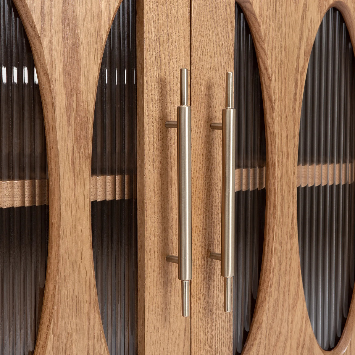 Jupiter 30 Console – Solid Oak with Reeded Glass Doors