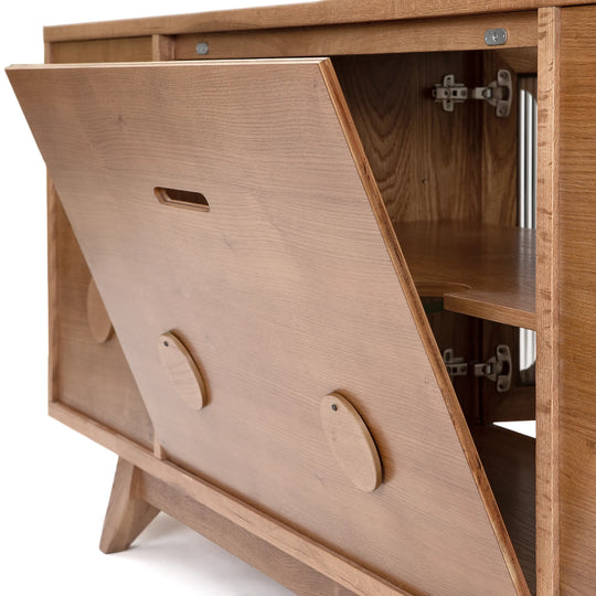 Jupiter 30 Console – Solid Oak with Reeded Glass Doors