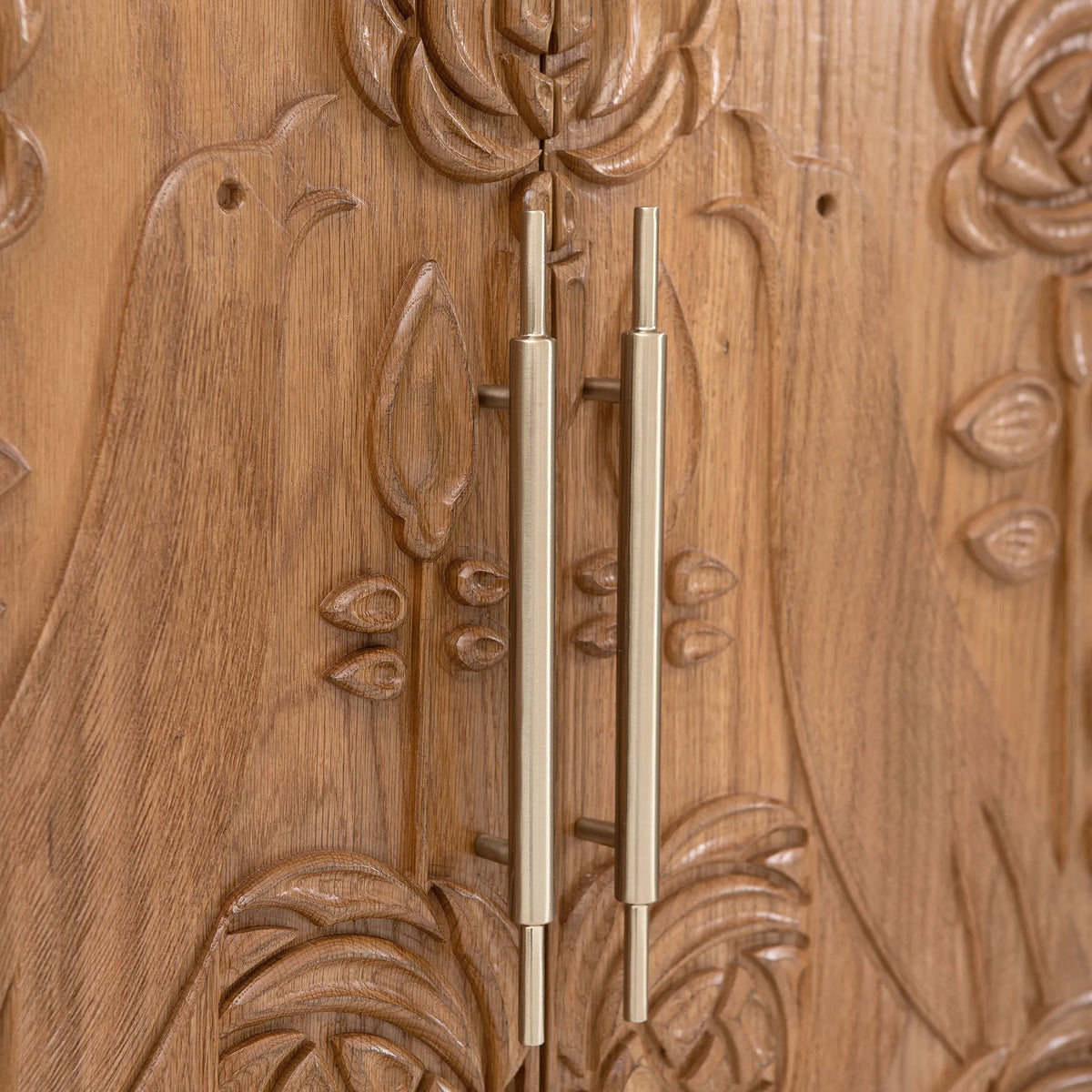 Paloma Storage Cabinet – Carved Solid Oak with Reeded Glass Hutch
