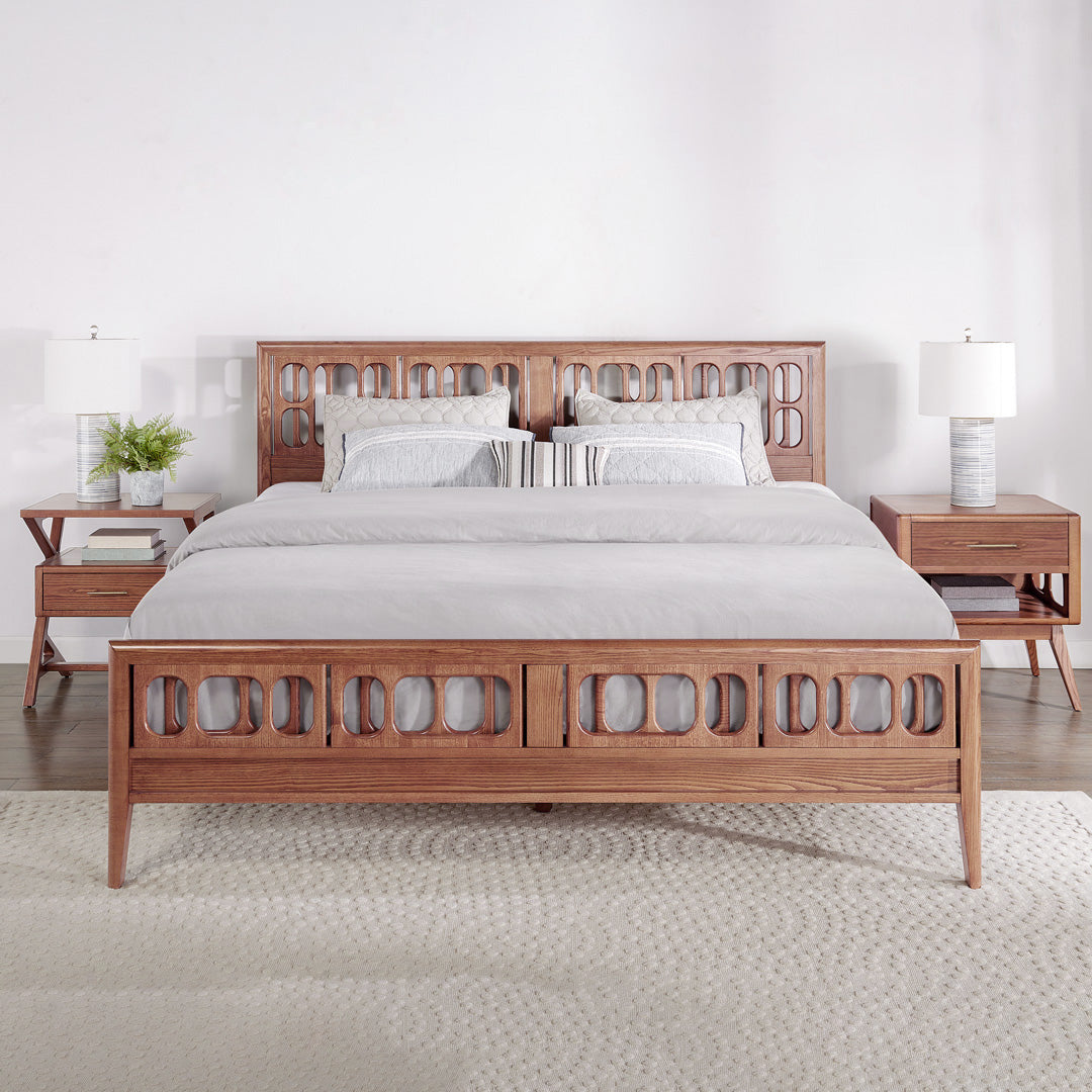 NOR bed with high Footboard